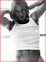 BMC Travis Fimmel Nude On BareMaleCelebs