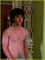 Charlie McDermott nude photo