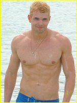 Kellan Lutz nude photo