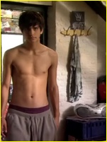 Luke Pasqualino nude photo