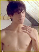 Luke Pasqualino nude photo