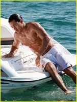 Mario Lopez nude photo