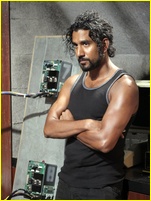 Naveen Andrews nude photo