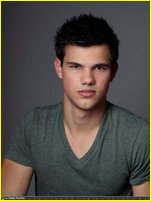 Taylor Lautner nude photo