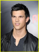 Taylor Lautner nude photo