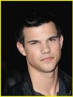 Taylor Lautner nude photo