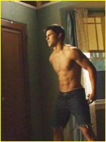 Taylor Lautner nude photo