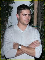 Zac Efron nude photo