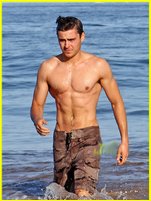 Zac Efron nude photo