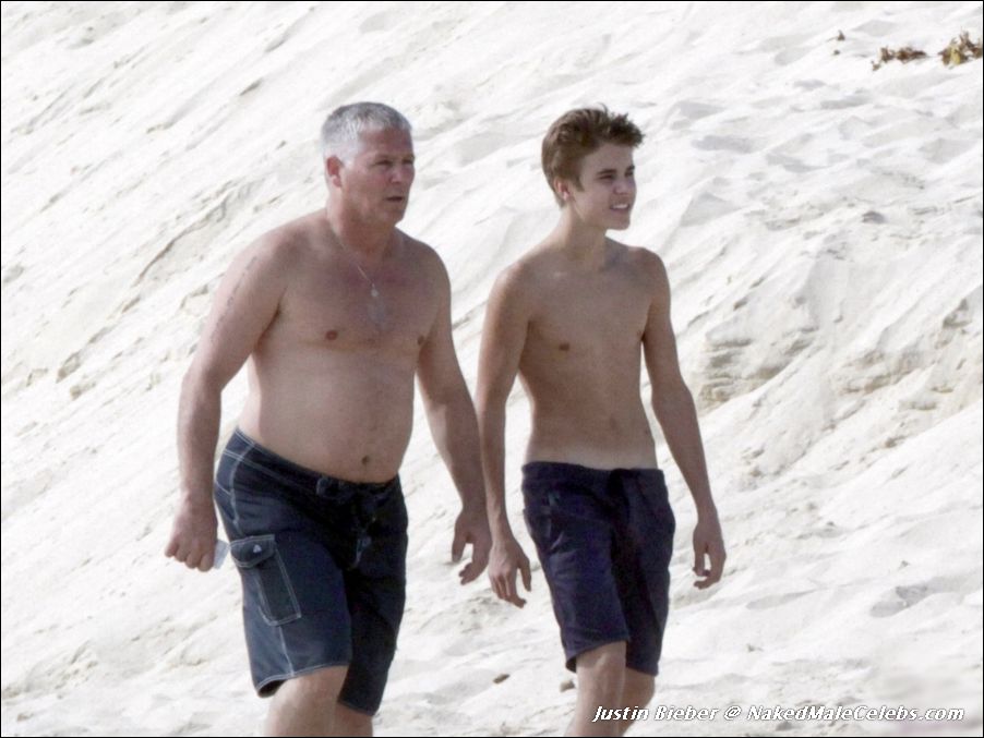 Justin Bieber Nude On The Beach - NakedMaleCelebs.com | Justin Bieber nude photos