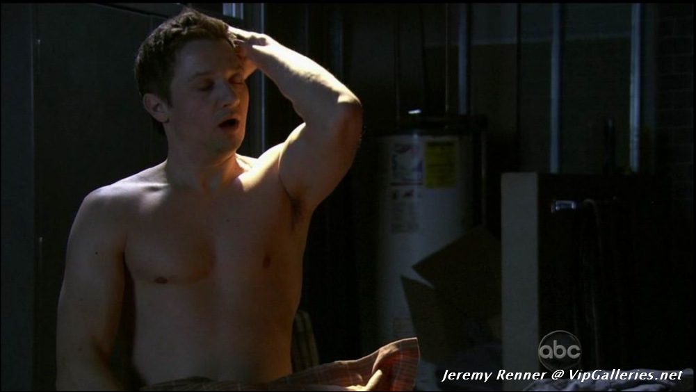 Jeremy Renner nude and gay sex scenes
